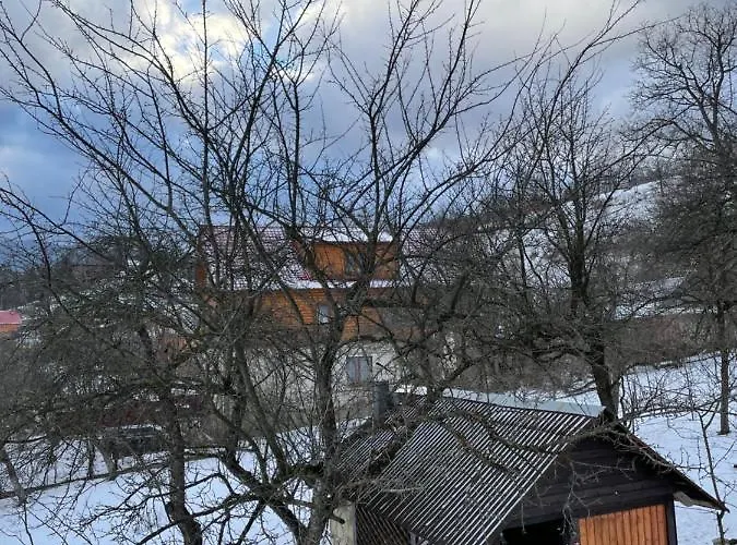 Konukevi роздоріжжя Yaremche